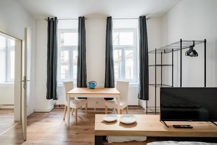 Gemuetliche Wohnung Wien Stadthalle contacts
